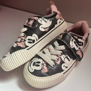 Toddler Minnie Mouse sneakers size 9